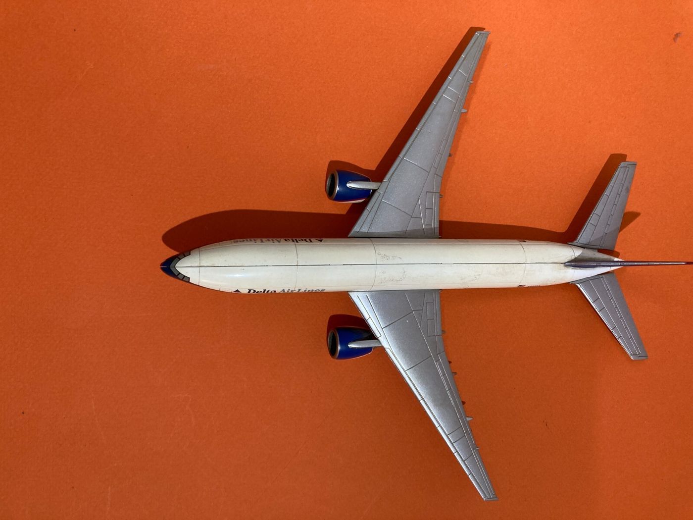 Aerei Da Collezione: Delta Airlines, Boeing 777 200. Modellino Pubblicitario
