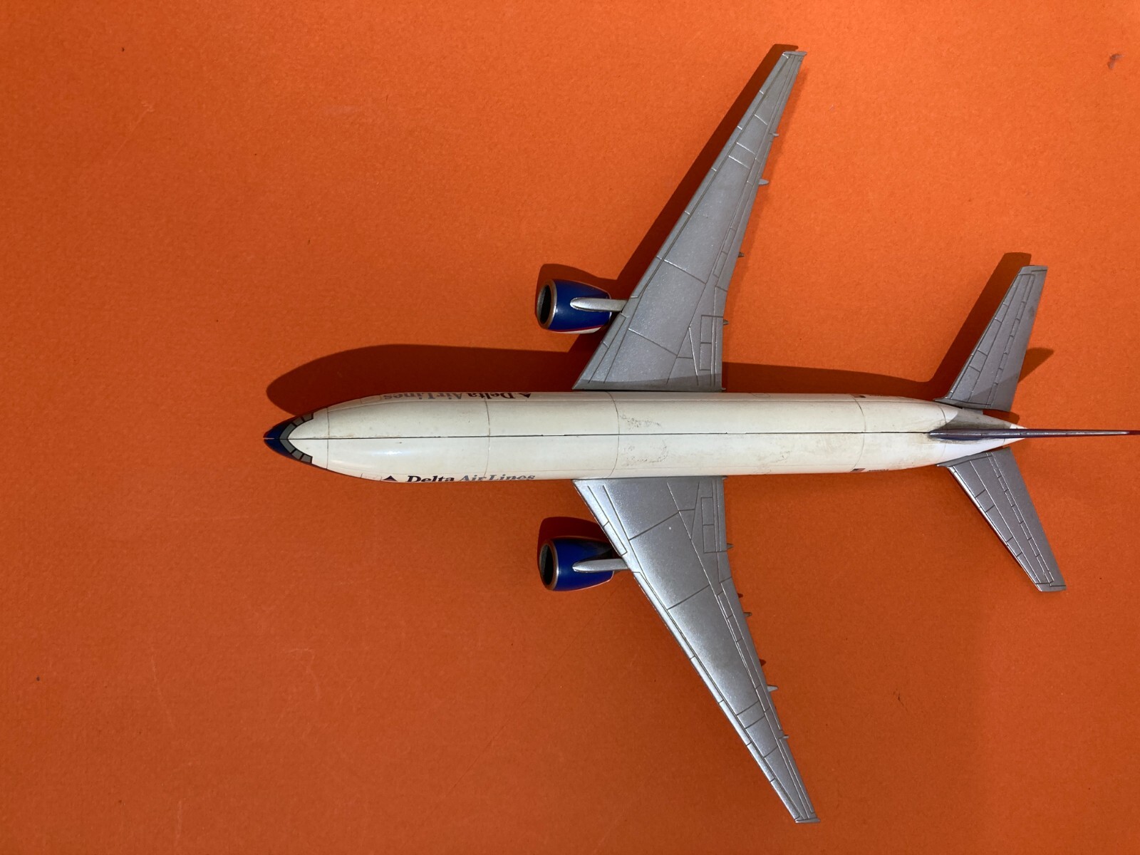 Aerei Da Collezione: Delta Airlines, Boeing 777 200. Modellino Pubblicitario