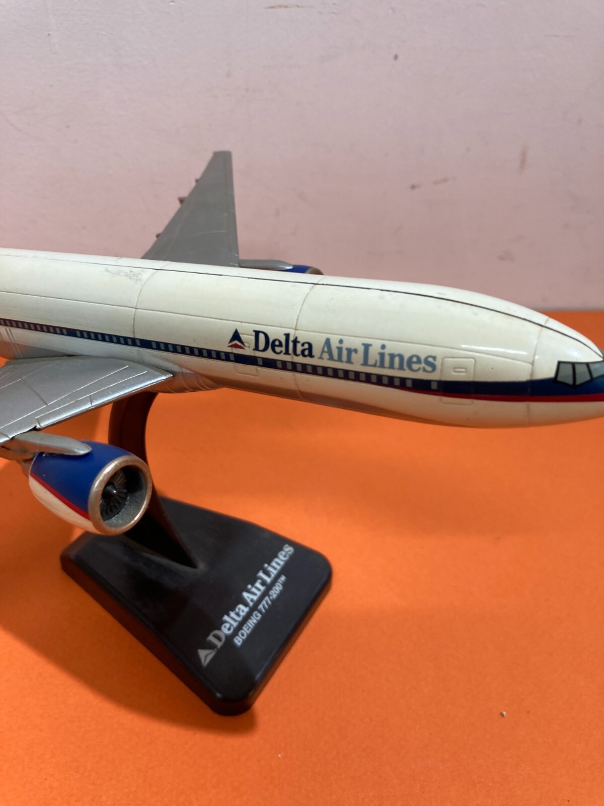 Aerei Da Collezione: Delta Airlines, Boeing 777 200. Modellino Pubblicitario
