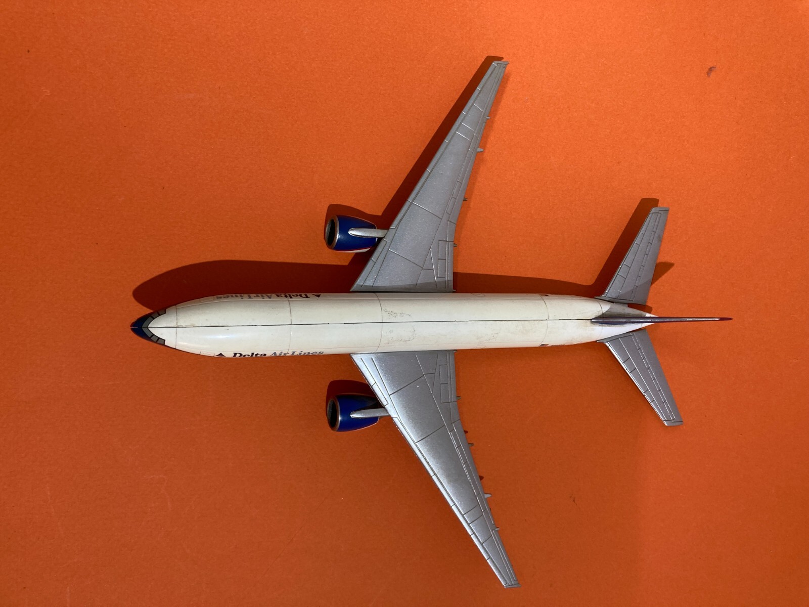 Aerei Da Collezione: Delta Airlines, Boeing 777 200. Modellino Pubblicitario