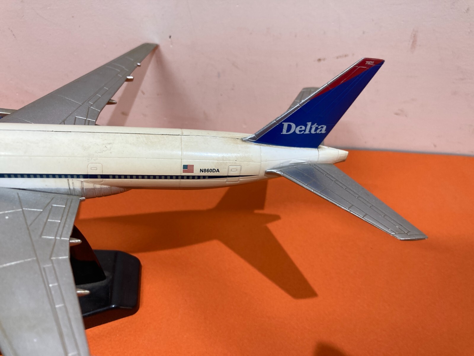 Aerei Da Collezione: Delta Airlines, Boeing 777 200. Modellino Pubblicitario