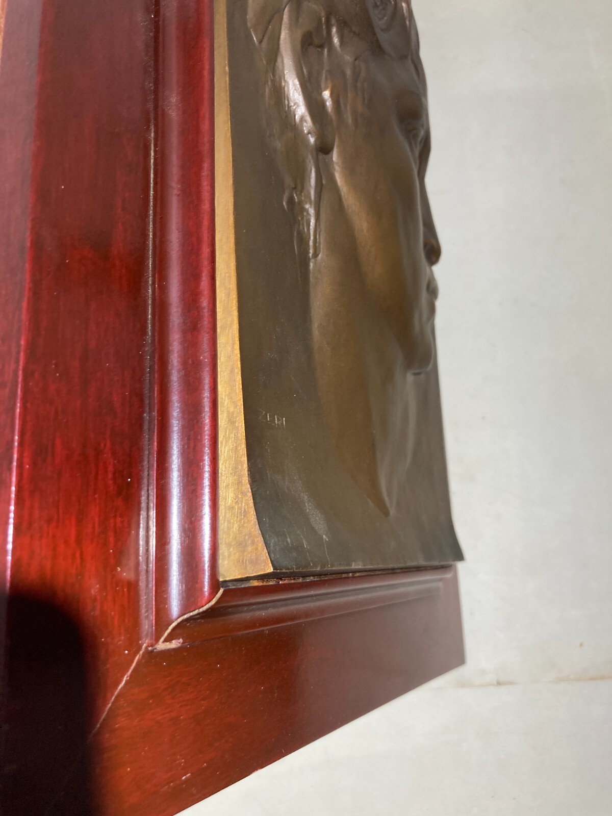 Placca Bronzea Con Ritratto Scultoreo Firmata Zeri