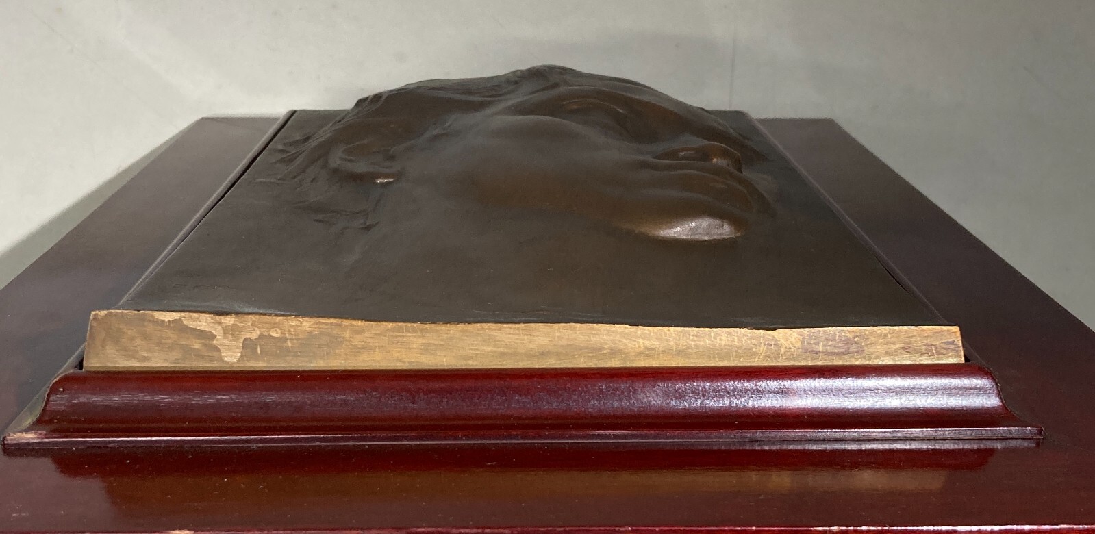 Placca Bronzea Con Ritratto Scultoreo Firmata Zeri