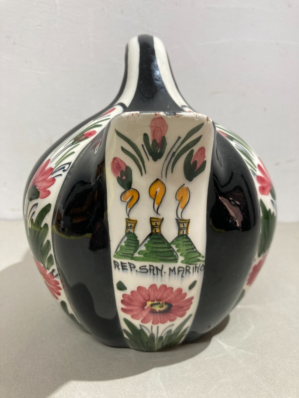 Soprammobile Decorativo In Ceramica Artistica Floreale Titano San Marino