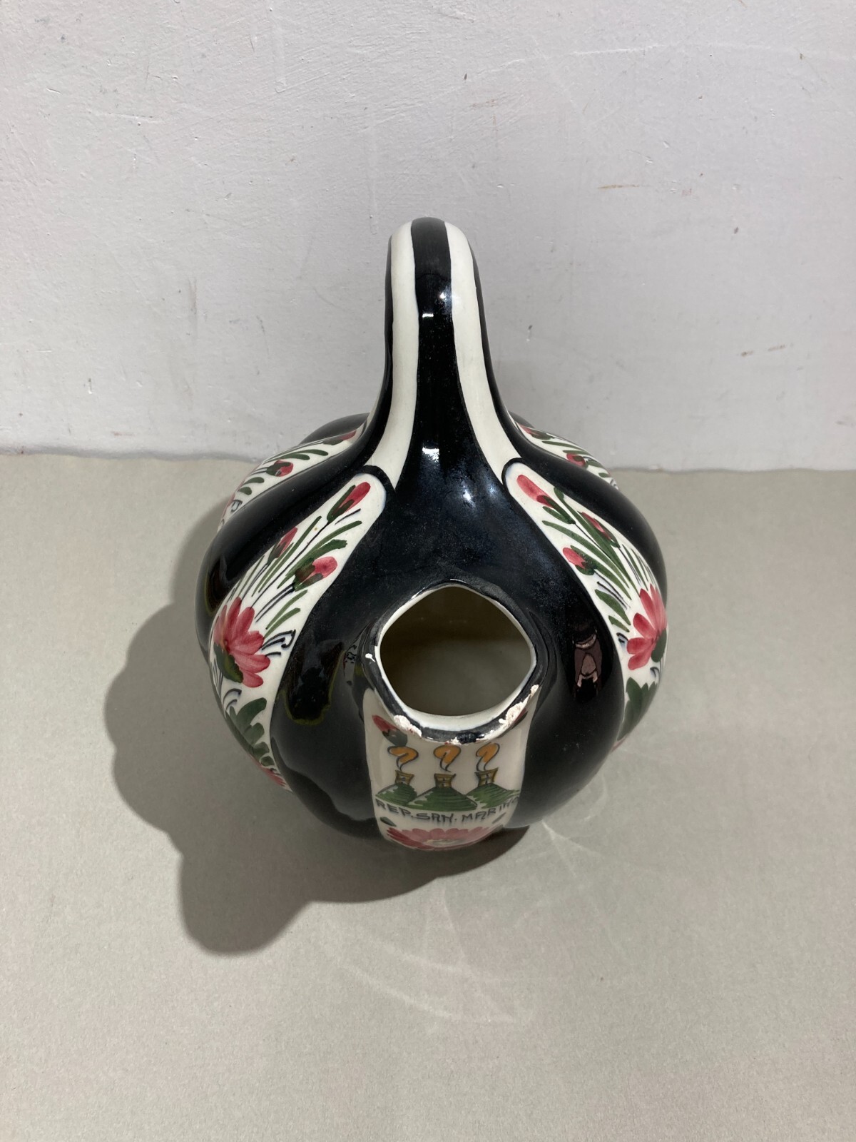 Soprammobile Decorativo In Ceramica Artistica Floreale Titano San Marino