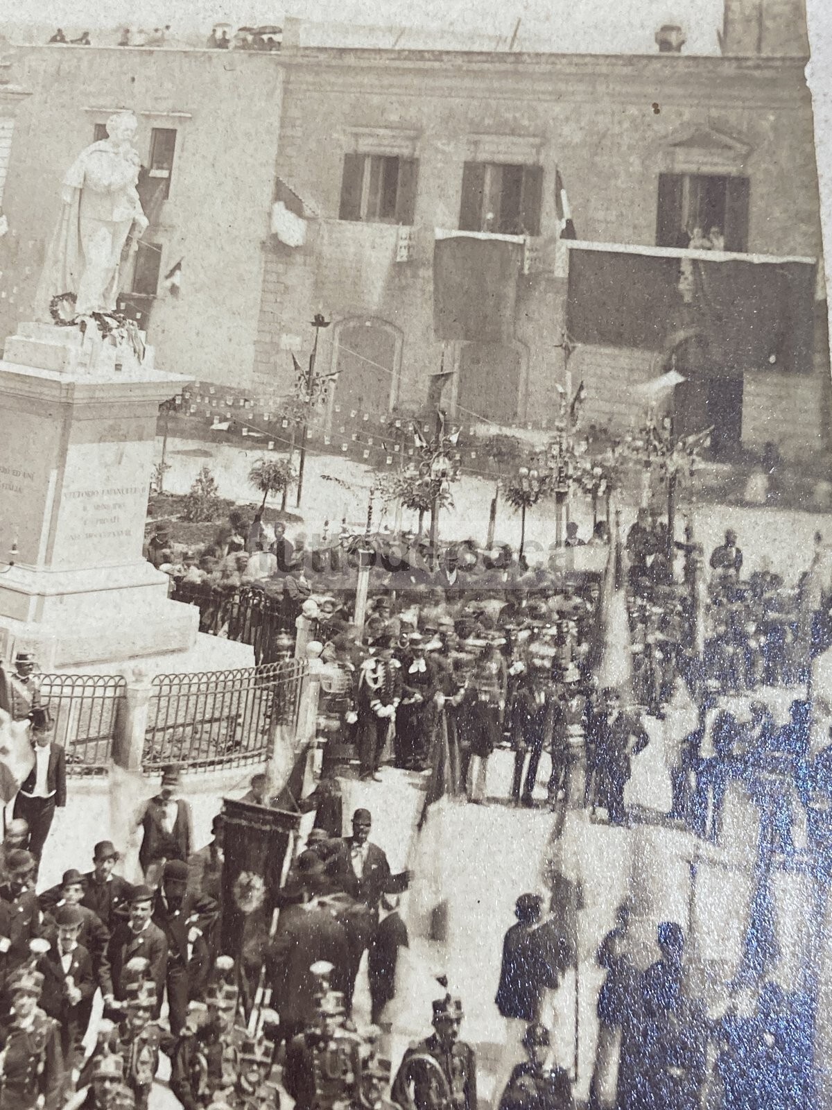 Puglia, Molfetta: Antica Fotografia Originale Del Monumento A Vittorio Emanuele, 1878