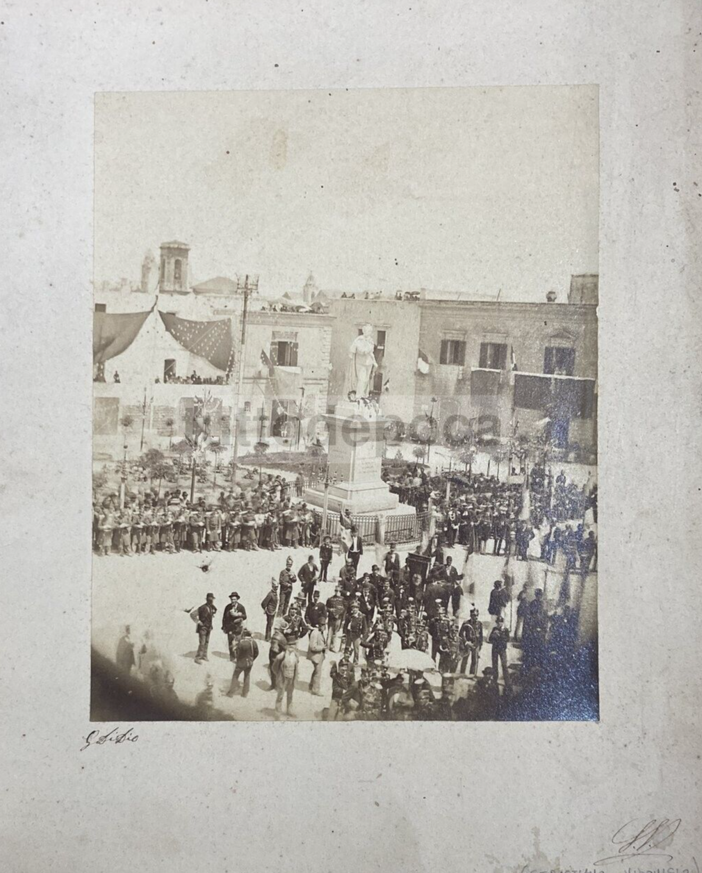 Puglia, Molfetta: Antica Fotografia Originale Del Monumento A Vittorio Emanuele, 1878
