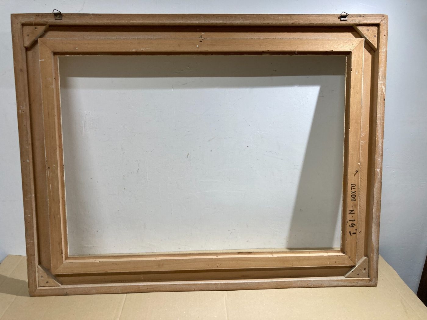 Cornice Decorativa In Legno Laccato E Parzialmente Dorato