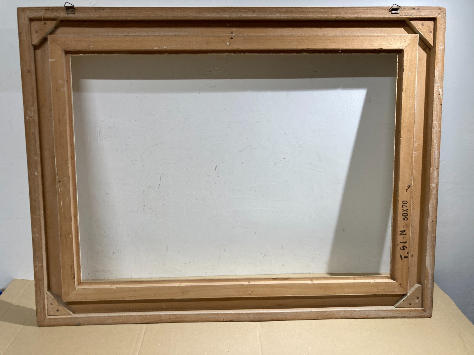 Cornice Decorativa In Legno Laccato E Parzialmente Dorato
