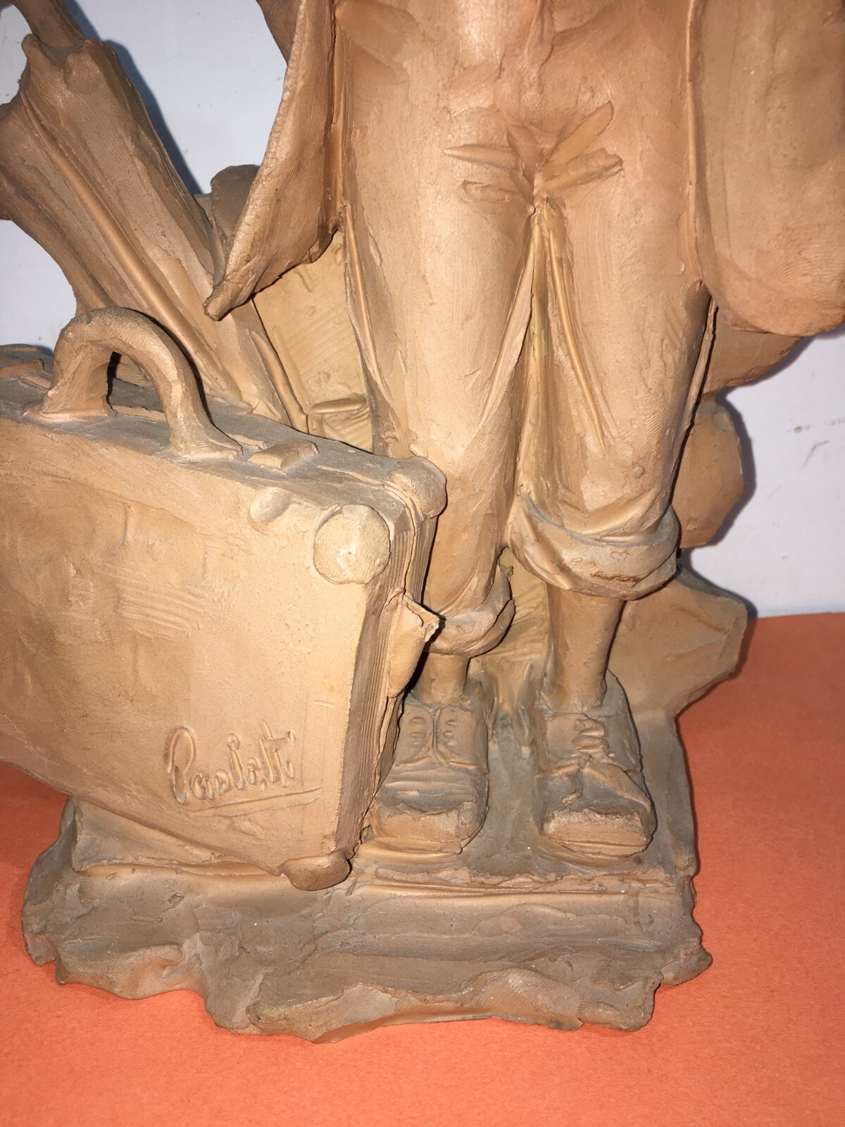 Scultura In Terracotta Di Giovane Emigrante, Artista Paoletti