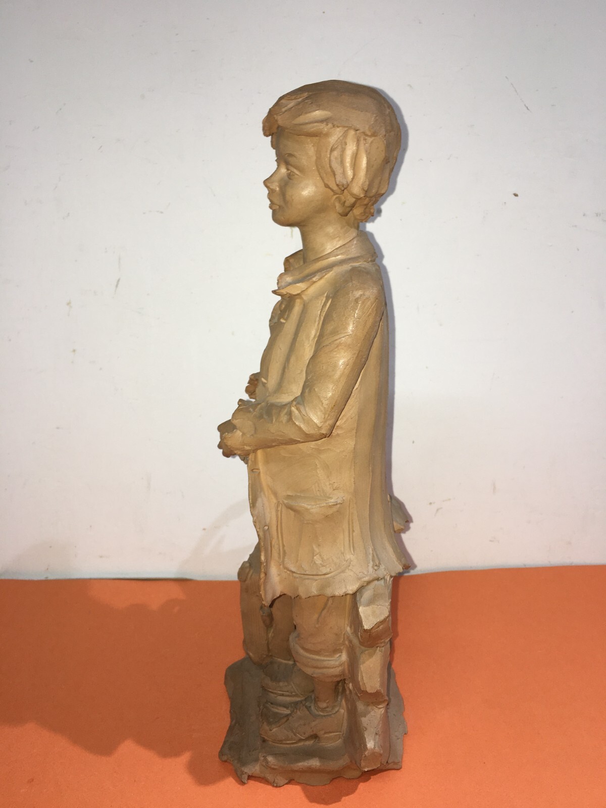 Scultura In Terracotta Di Giovane Emigrante, Artista Paoletti