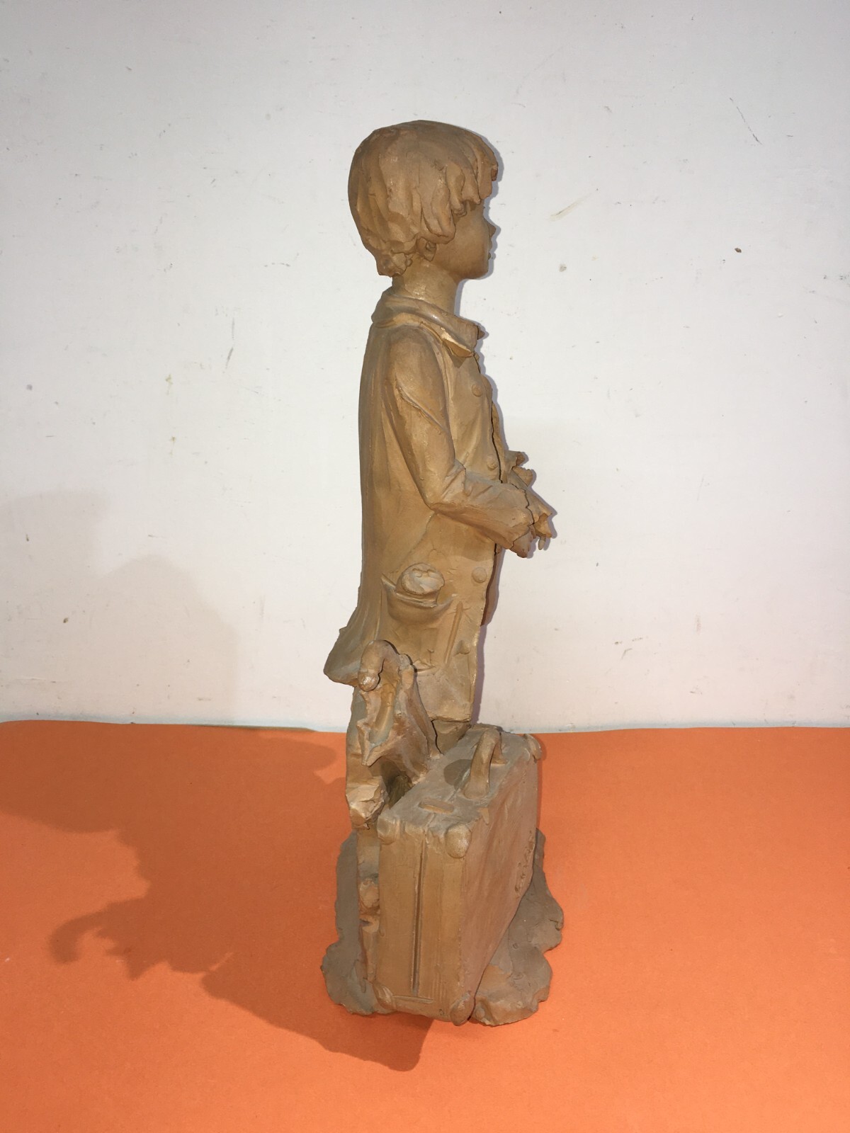 Scultura In Terracotta Di Giovane Emigrante, Artista Paoletti