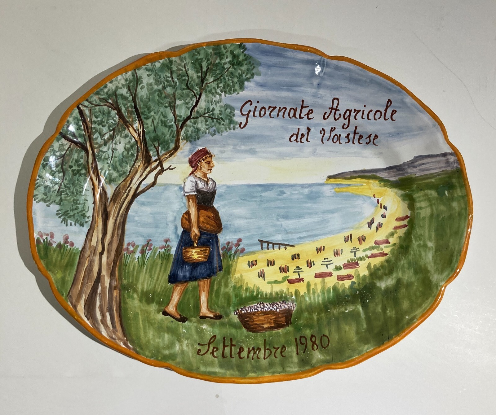 Abruzzo, Vasto: Piatto Pubblicitario In Ceramica Per Le Giornate Agricole Del Vastese, 1980