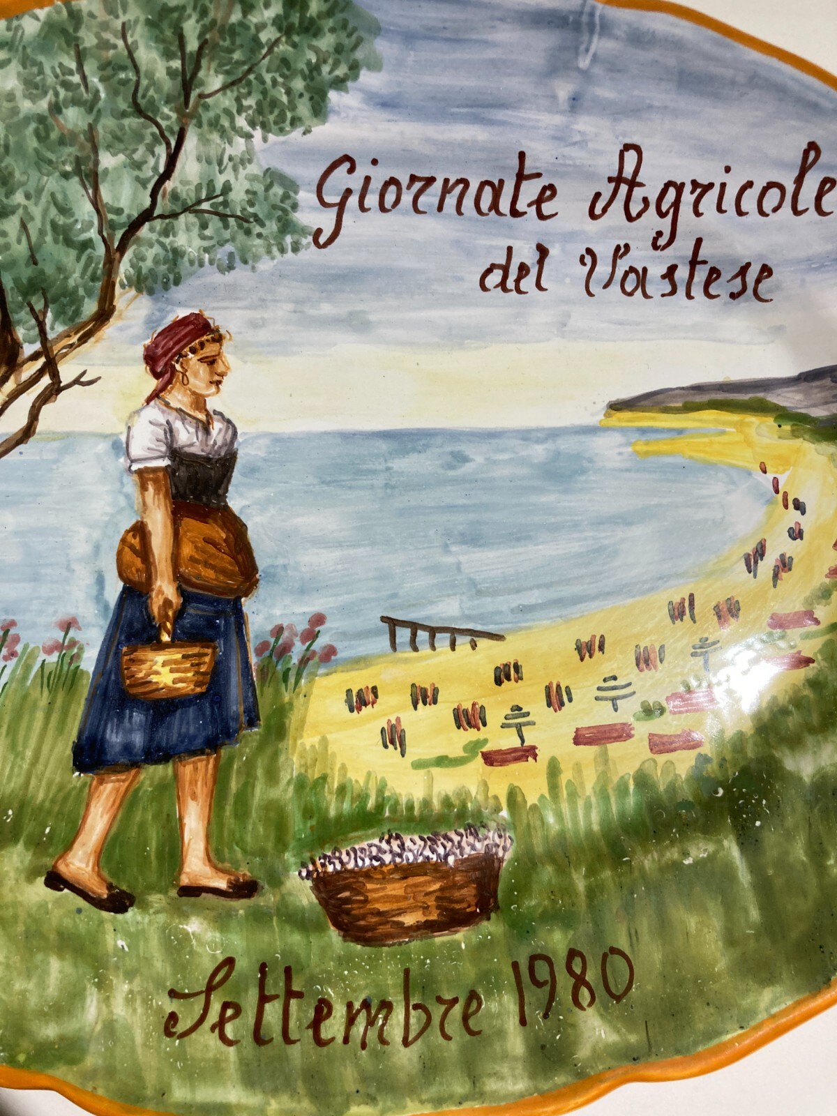 Abruzzo, Vasto: Piatto Pubblicitario In Ceramica Per Le Giornate Agricole Del Vastese, 1980