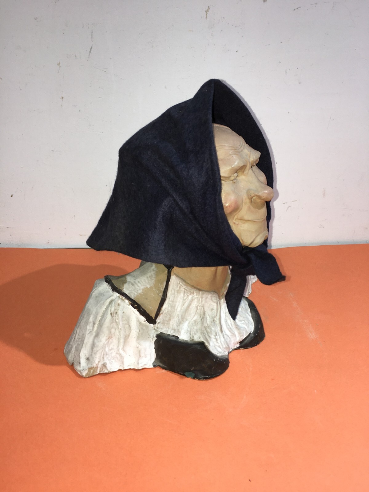 Scultura Caricaturale In Terracotta Di Figura Popolare Sarda