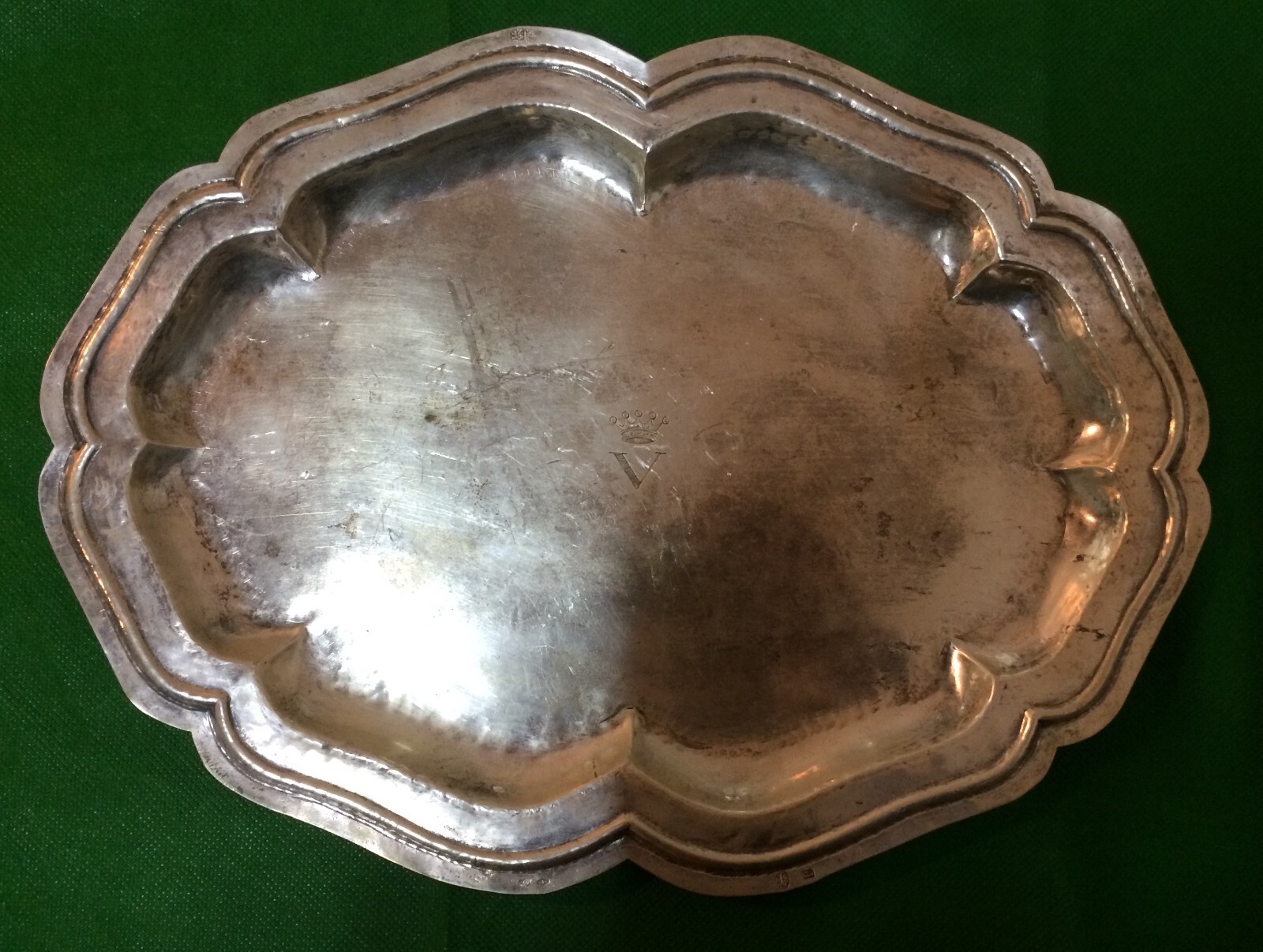 Araldica: Interessante Argenteria Di Famiglia. Decorativo Piatto Ovale Con V Coronata