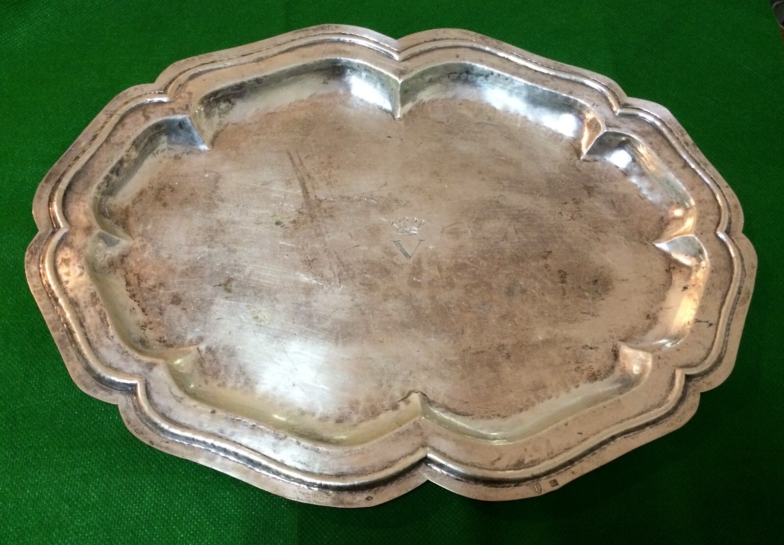 Araldica: Interessante Argenteria Di Famiglia. Decorativo Piatto Ovale Con V Coronata