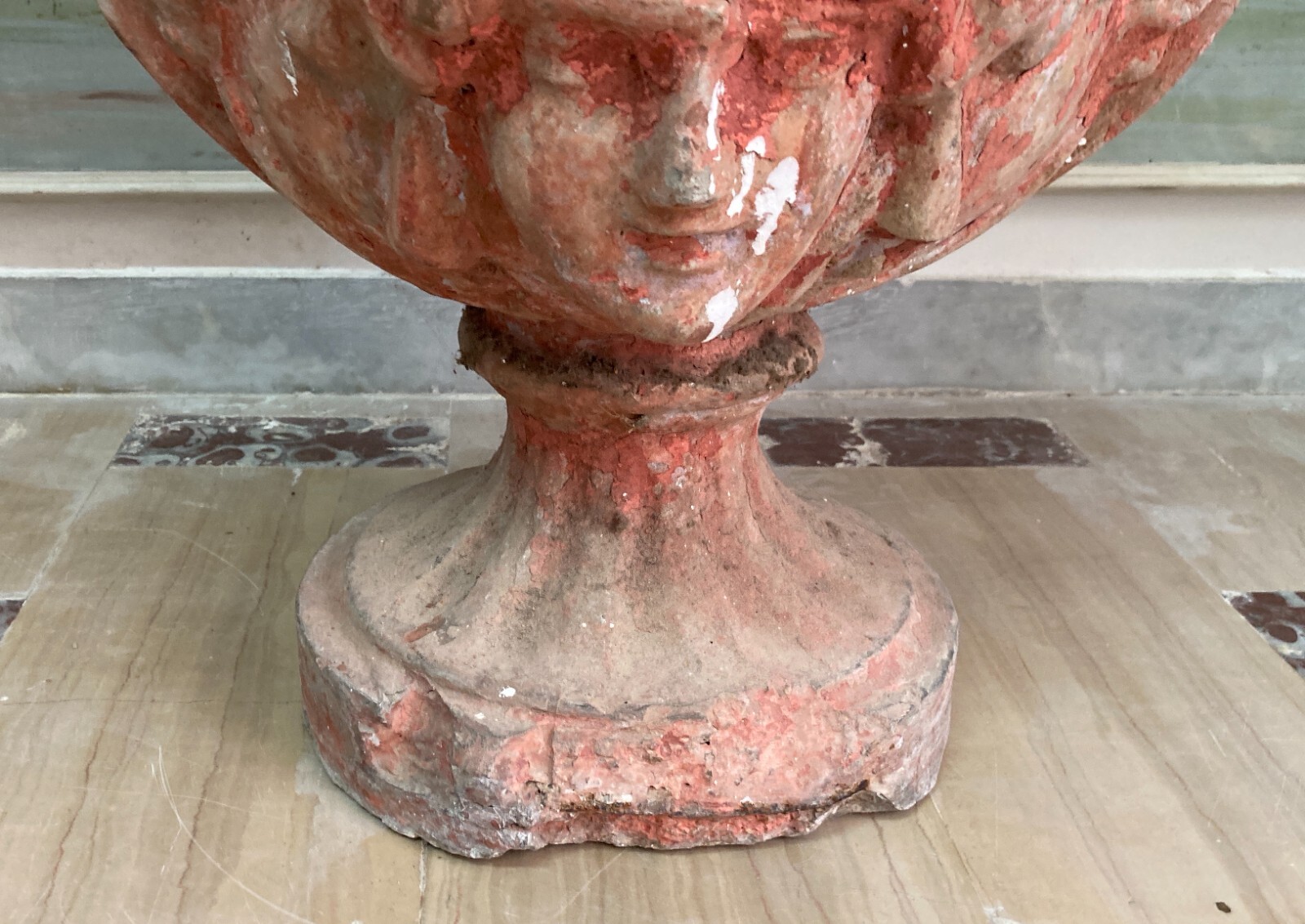 Vaso Decorativo Figurato Per Piante In Cemento, Anni '30