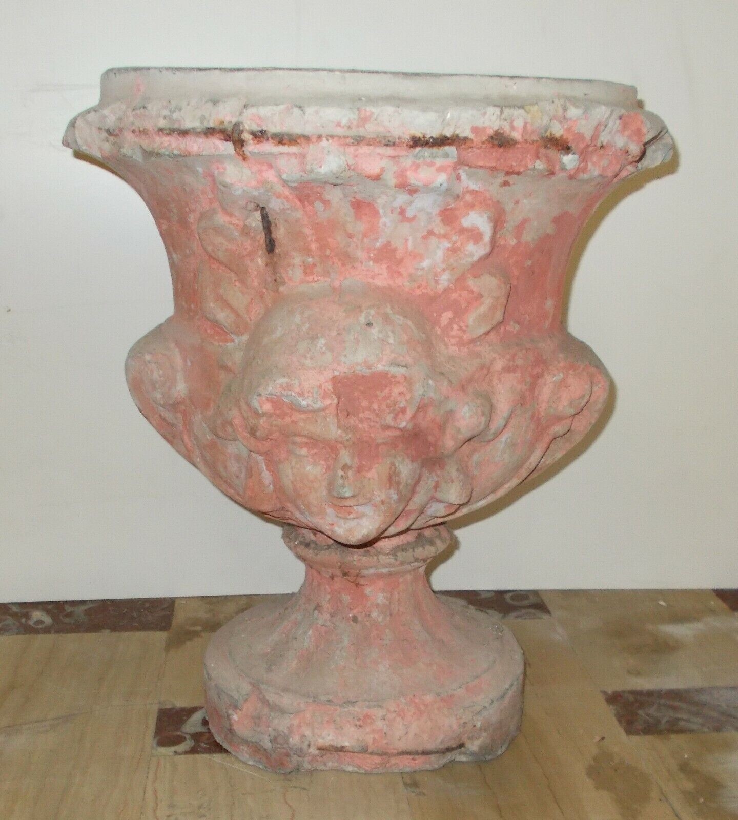 Vaso Decorativo Figurato Per Piante In Cemento, Anni '30