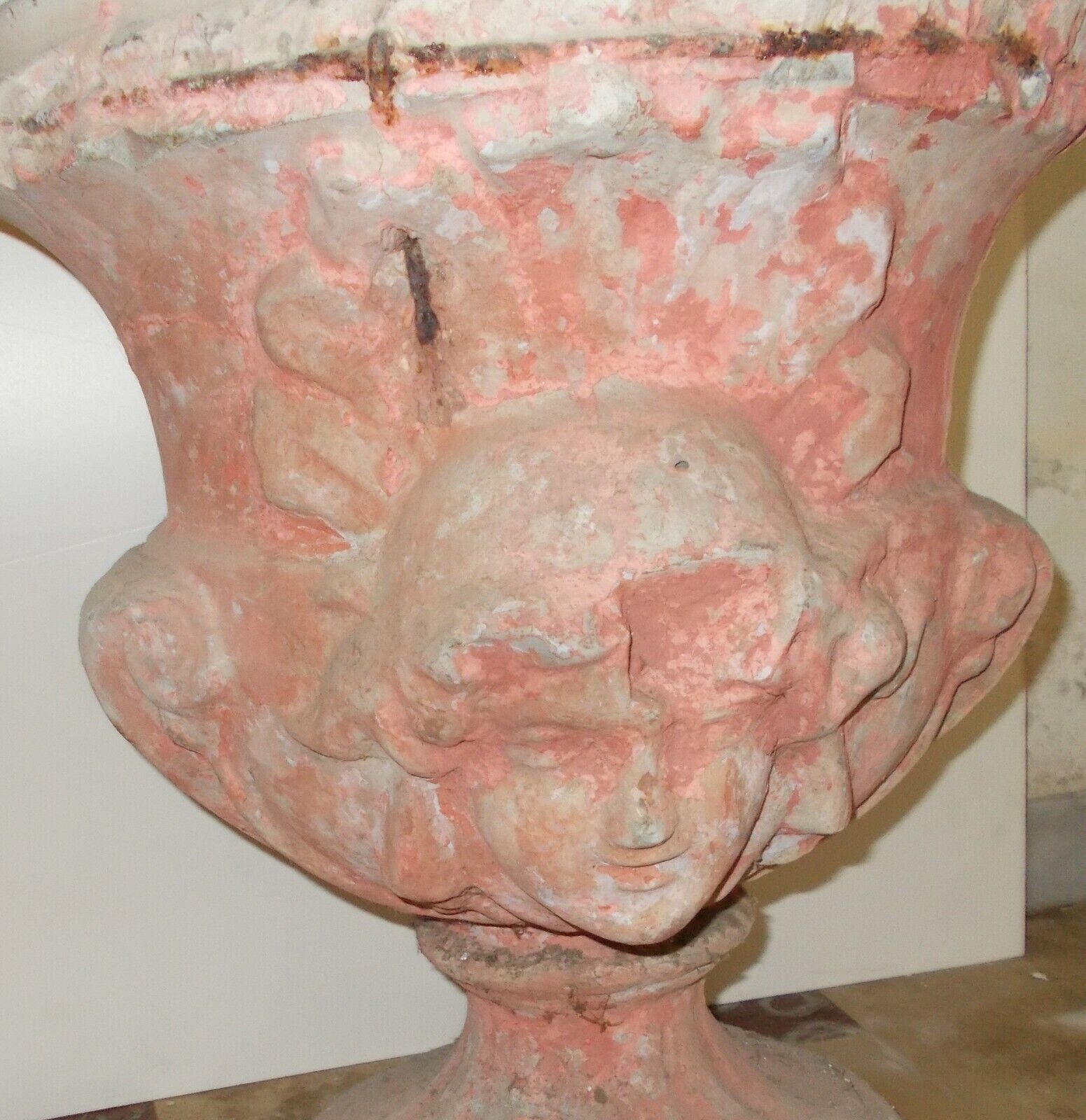 Vaso Decorativo Figurato Per Piante In Cemento, Anni '30