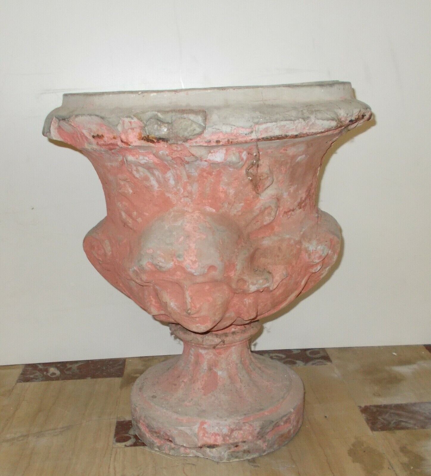 Vaso Decorativo Figurato Per Piante In Cemento, Anni '30