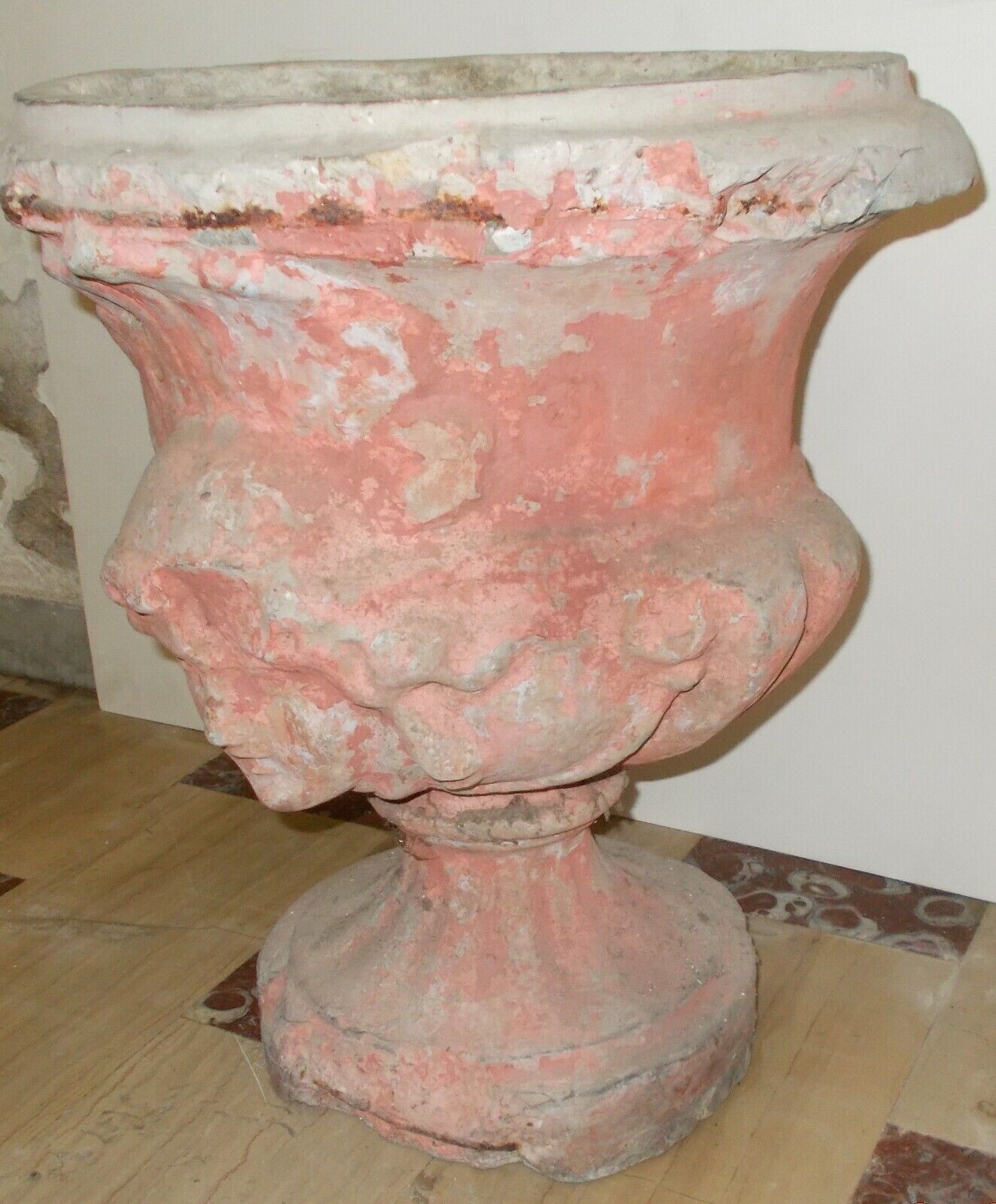 Vaso Decorativo Figurato Per Piante In Cemento, Anni '30