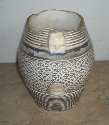 Antica Ceramica Con Decori Artistici E Mascheroni. Teiera O Caffettiera Da Collezione