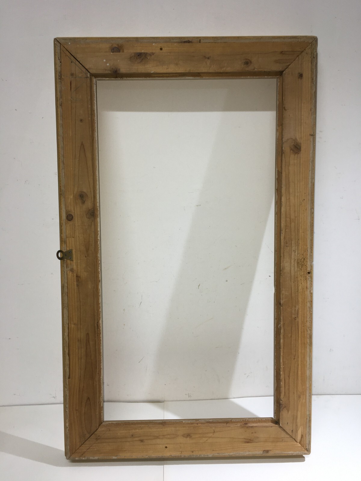 Cornice Antica In Stile Liberty Con Decorazioni In Rilievo E Doratura