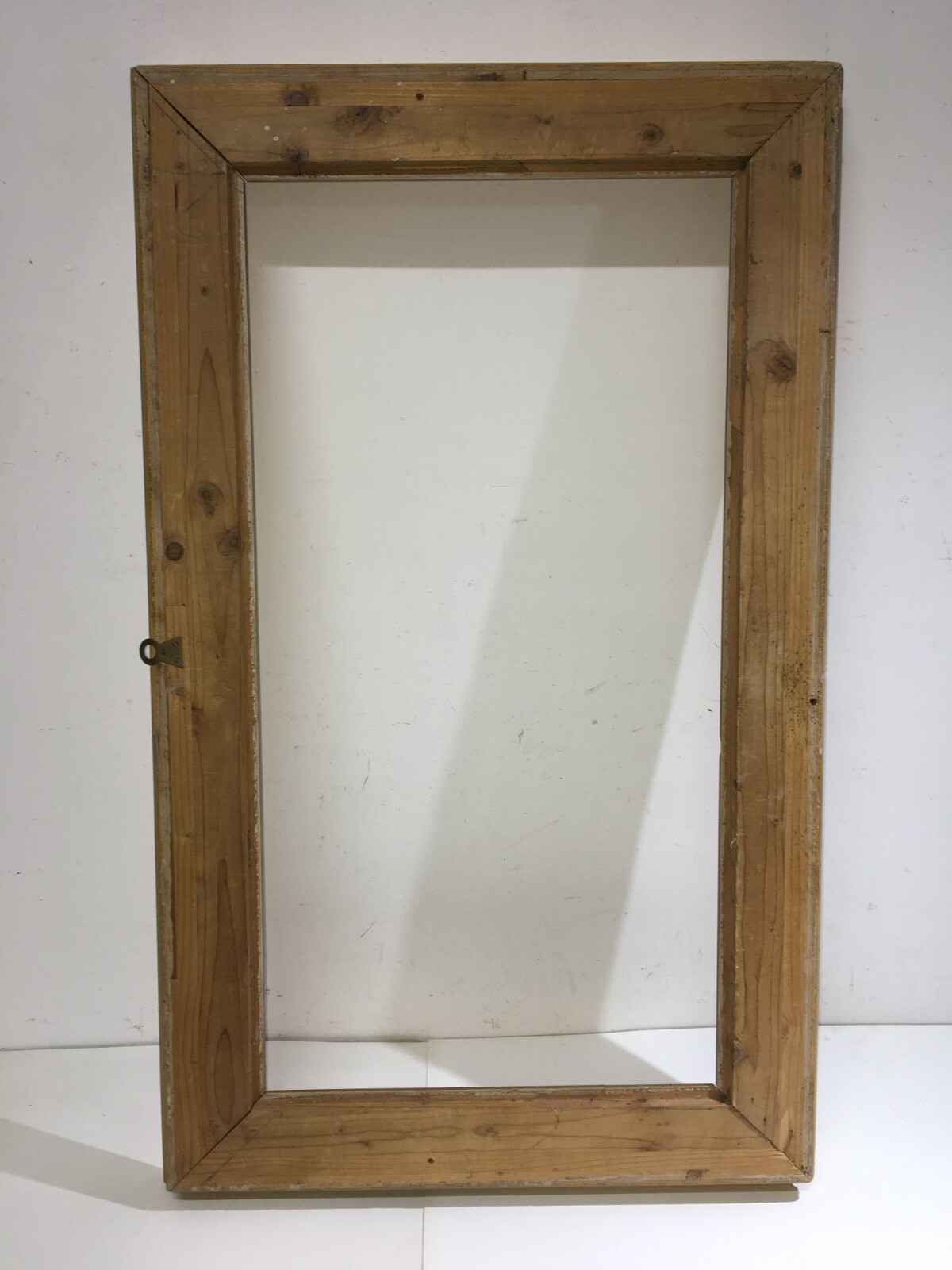 Cornice Antica In Stile Liberty Con Decorazioni In Rilievo E Doratura