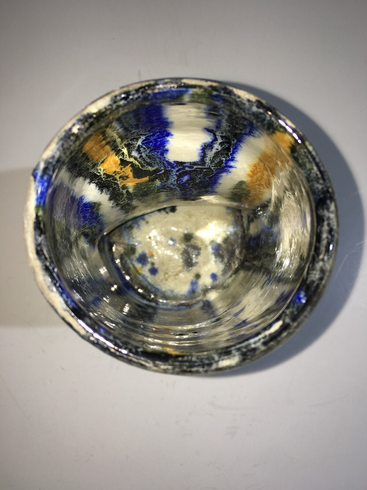 Soprammobile Decorativo In Ceramica, Bicchiere Con Decoro Policromo Informale