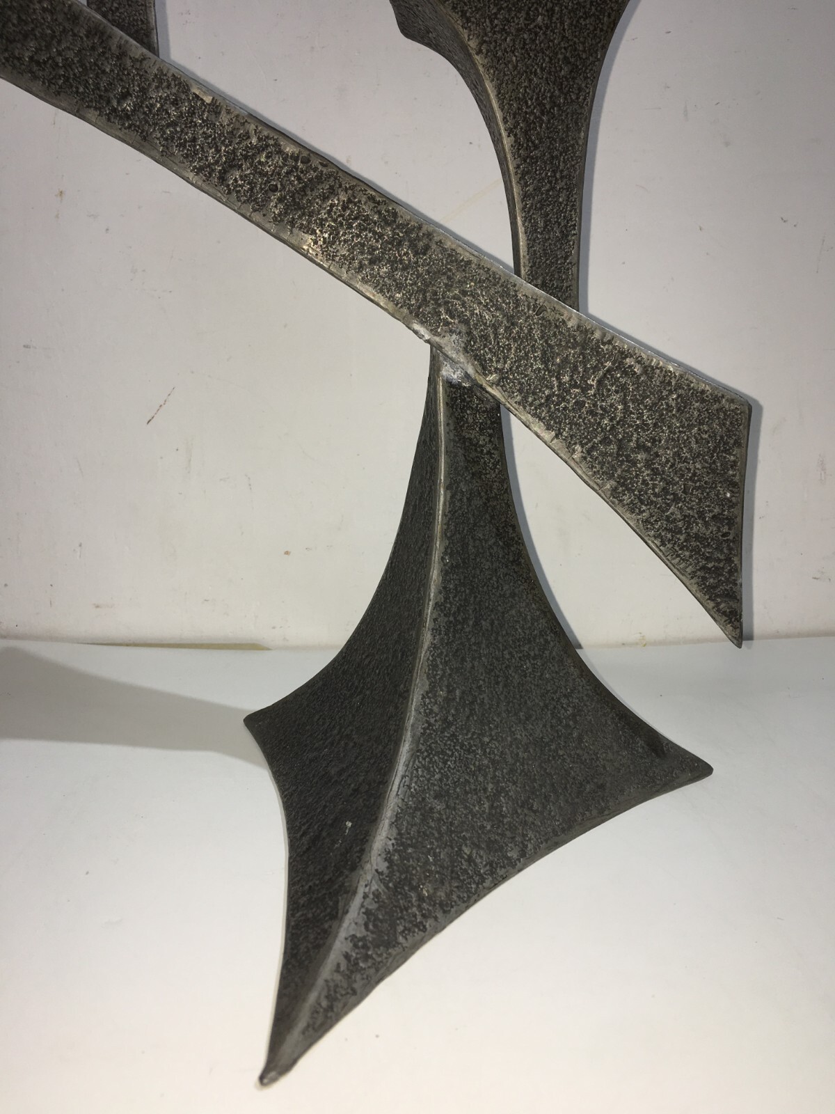 Candelabro In Peltro Stile Modernariato, Metà Del XX Secolo