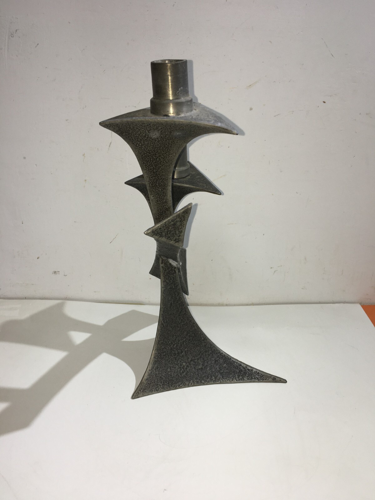 Candelabro In Peltro Stile Modernariato, Metà Del XX Secolo