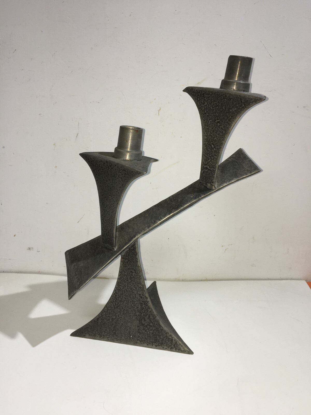 Candelabro In Peltro Stile Modernariato, Metà Del XX Secolo