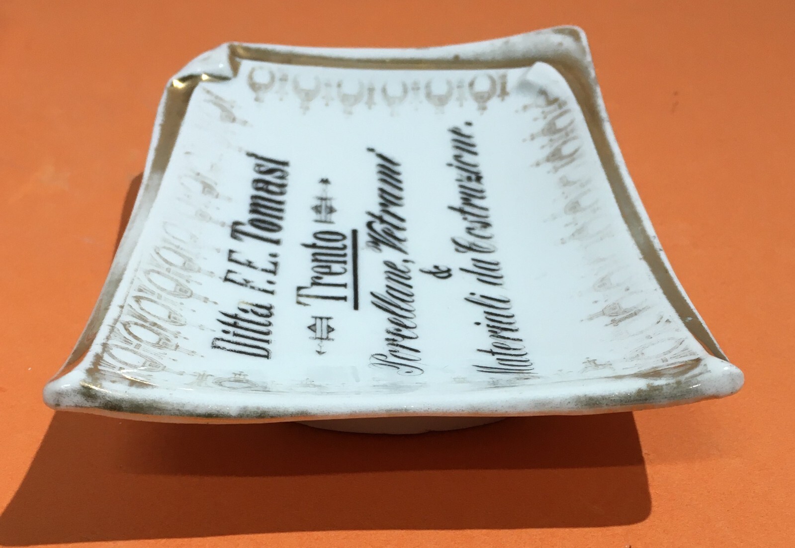 Artistica Ceramica Pubblicitaria, Trento, Ditta Tomasi, Decorativo Soprammobile