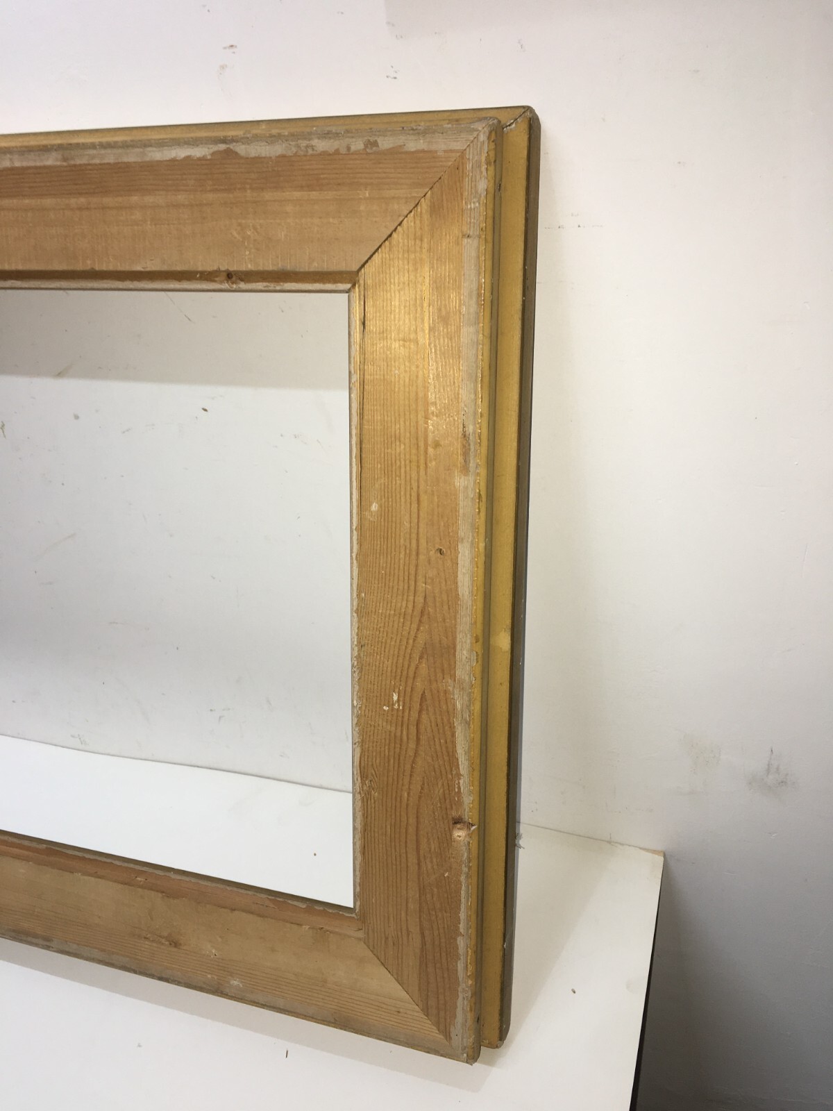 Antica Cornice Con Artistica Lavorazione E Vivace Doratura Per Opere d'Arte O Specchio