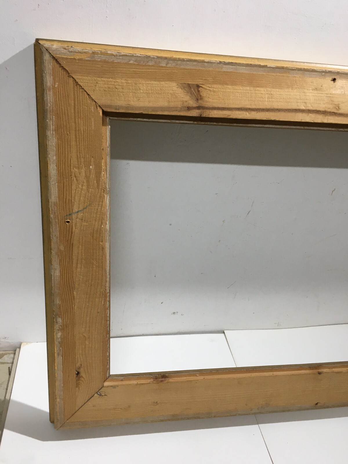 Antica Cornice Con Artistica Lavorazione E Vivace Doratura Per Opere d'Arte O Specchio