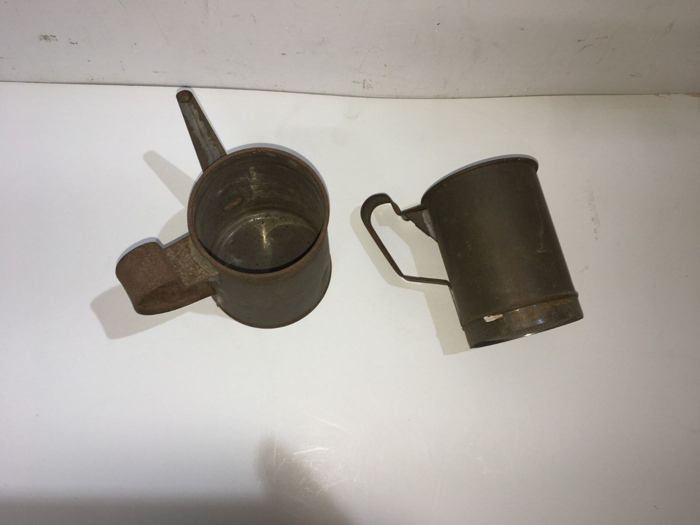 Antica Caffettiera Artigianale In Metallo