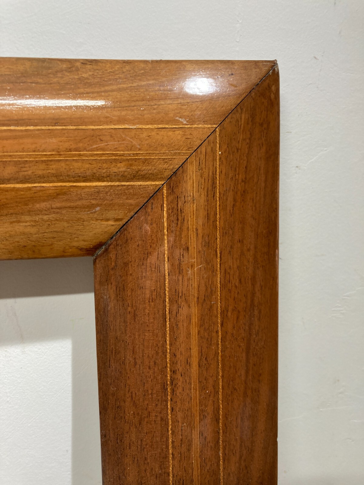 Antica Cornice In Legno Massello Con Filettatura Ad Intarsio