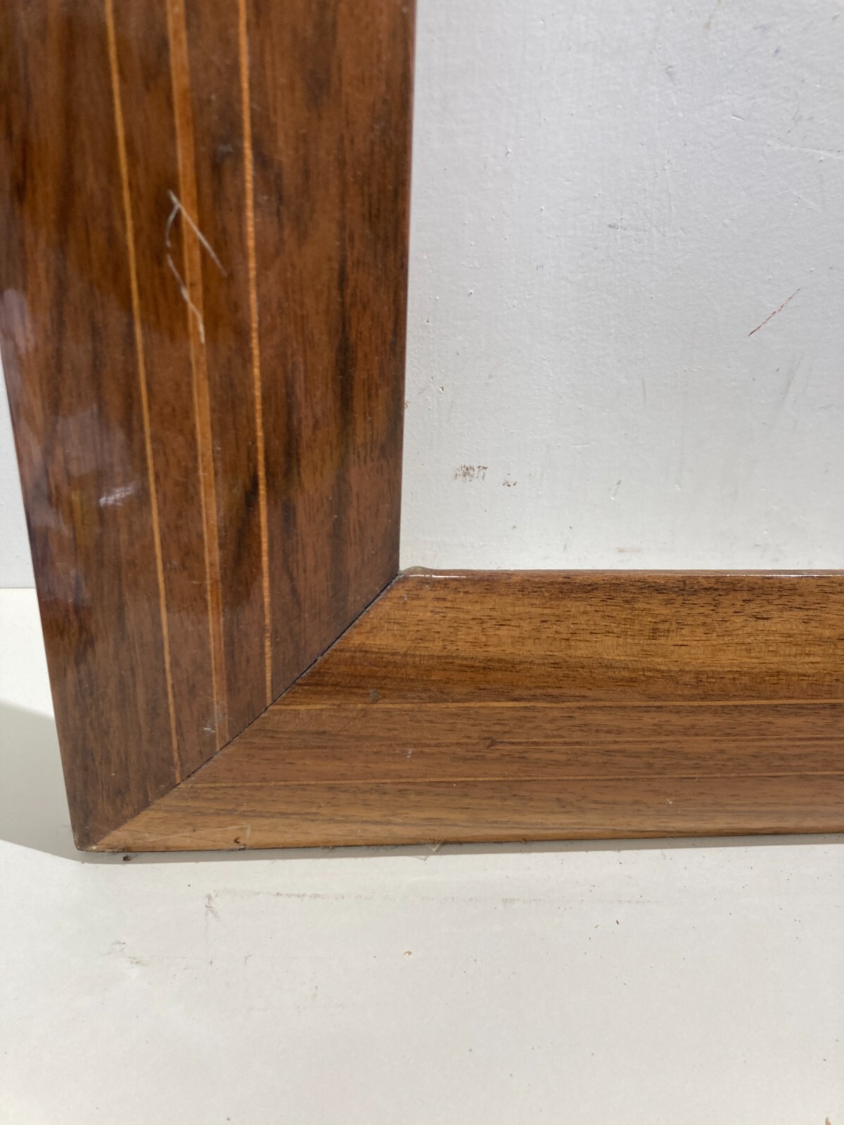 Antica Cornice In Legno Massello Con Filettatura Ad Intarsio