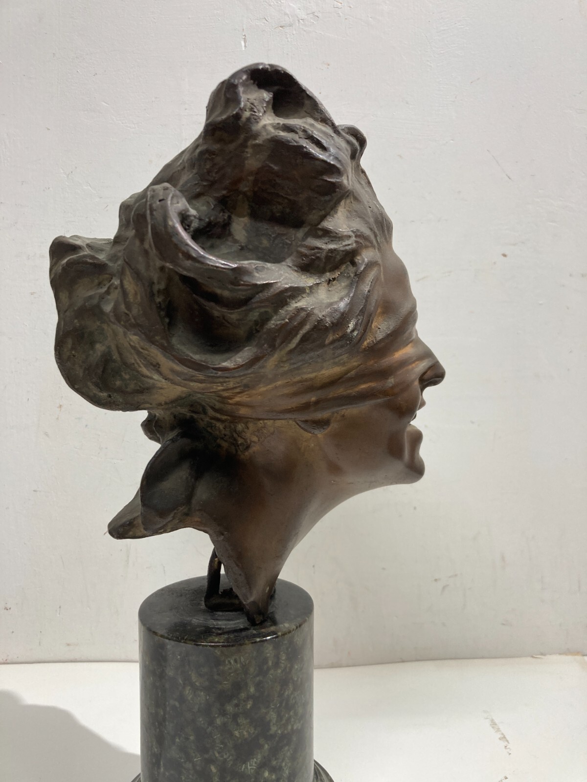 Scultura Dea Bendata, Opera Di Vincenzo Aurisicchio, Napoli