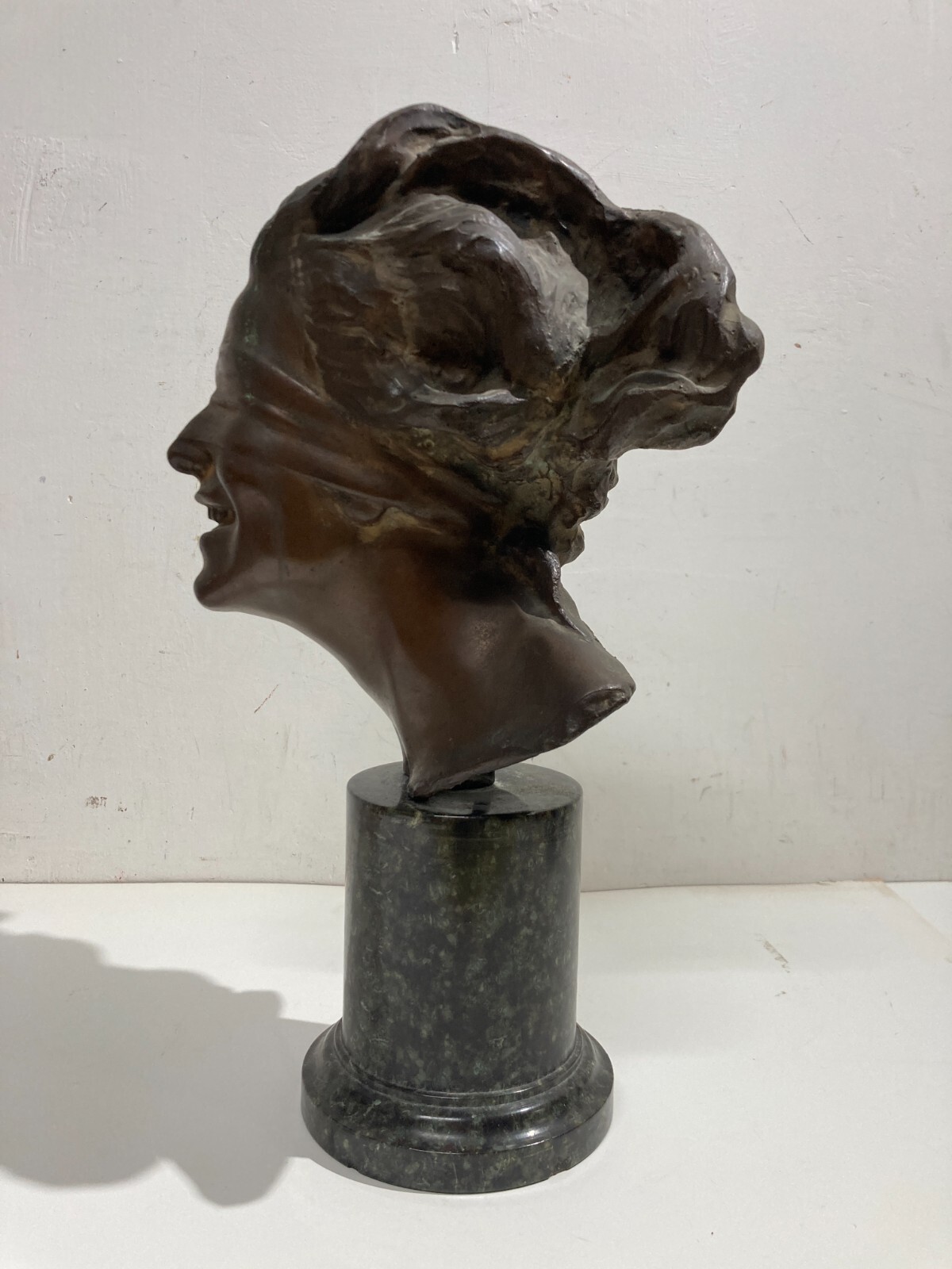 Scultura Dea Bendata, Opera Di Vincenzo Aurisicchio, Napoli