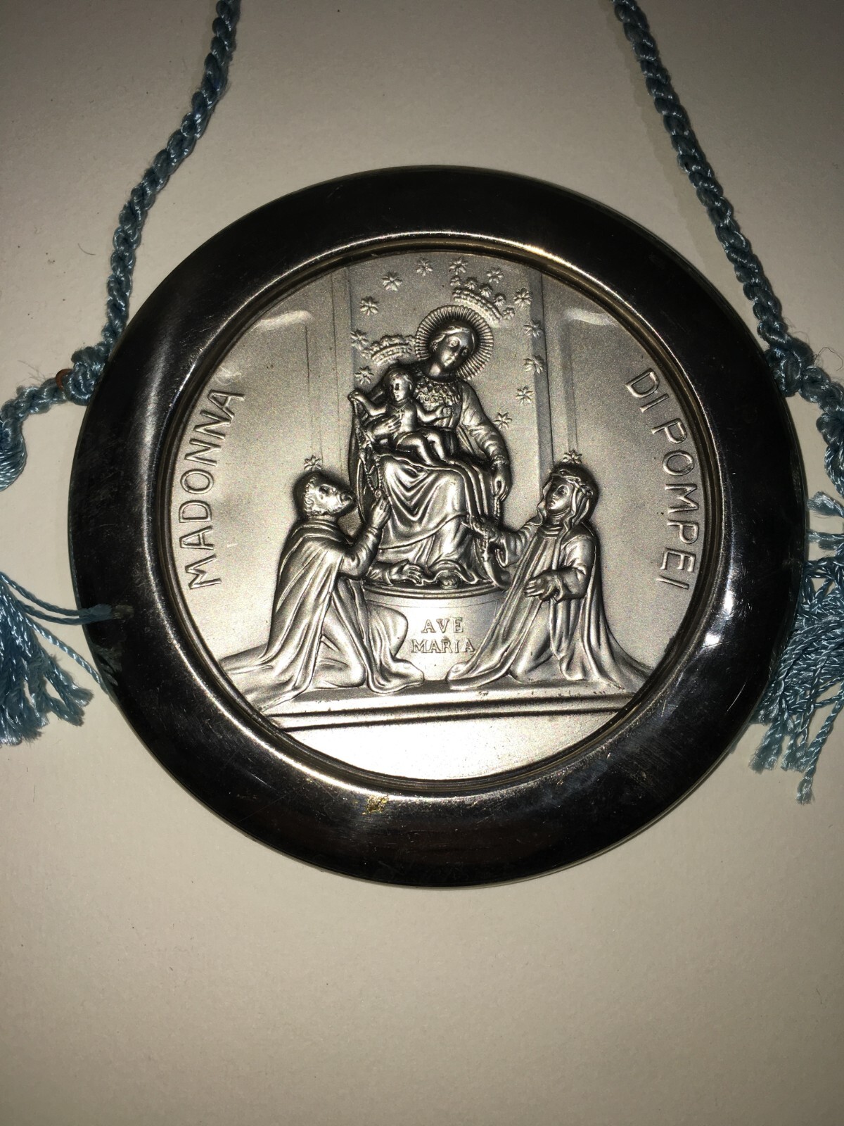 Iconografia Popolare Devozionale: Madonna Del Rosario Di Pompei, Placchetta Sbalzata
