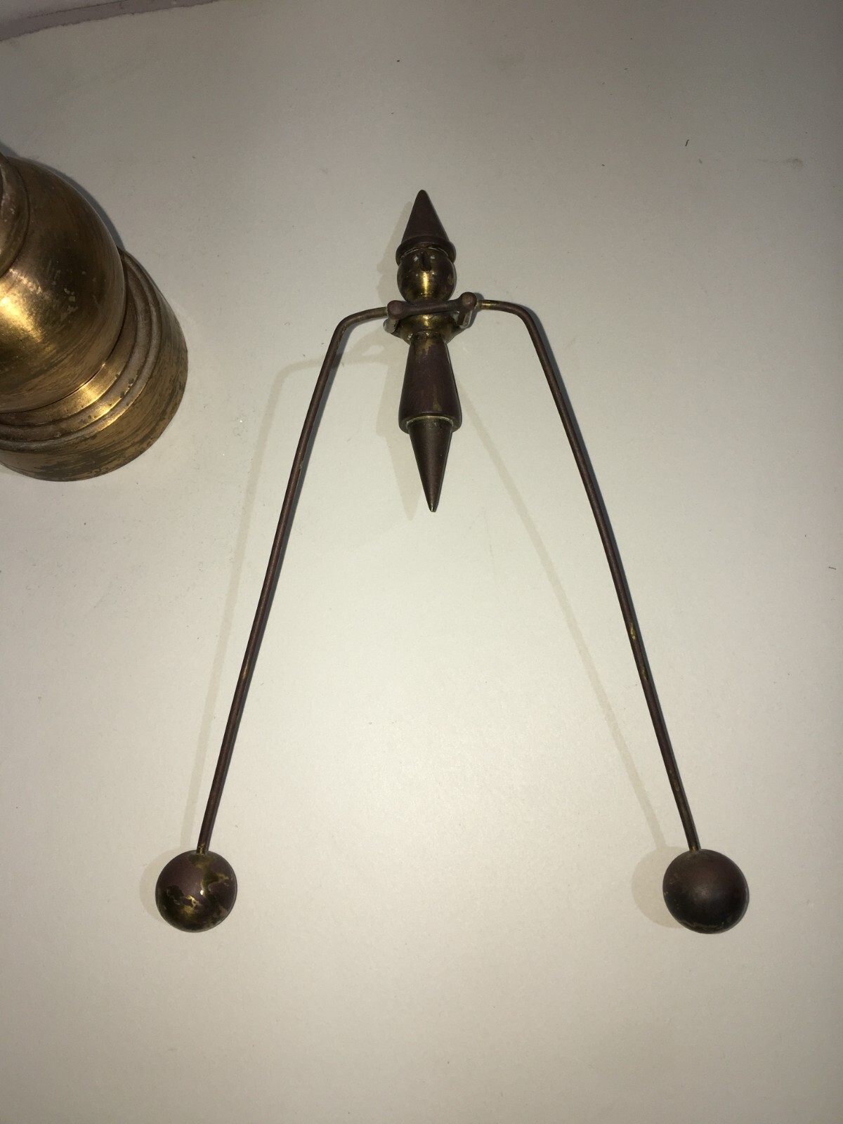 Pinocchio Equilibrista: Scultura Cinetica In Ottone E Legno