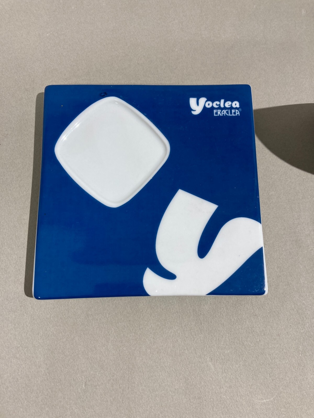 Soprammobile Da Collezione Yoclea   Eraclea: Porcellana Pubblicitaria