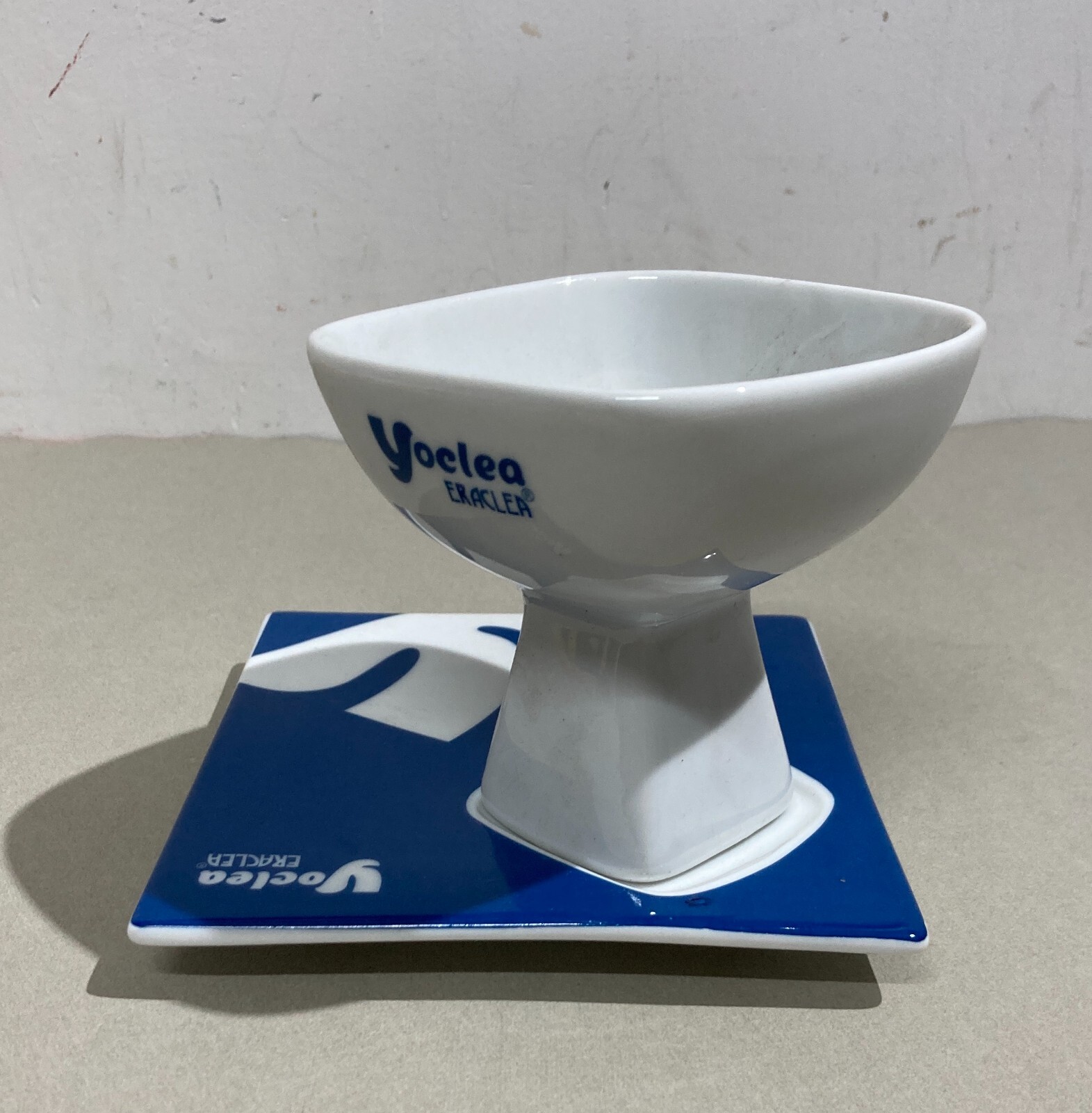 Soprammobile Da Collezione Yoclea   Eraclea: Porcellana Pubblicitaria