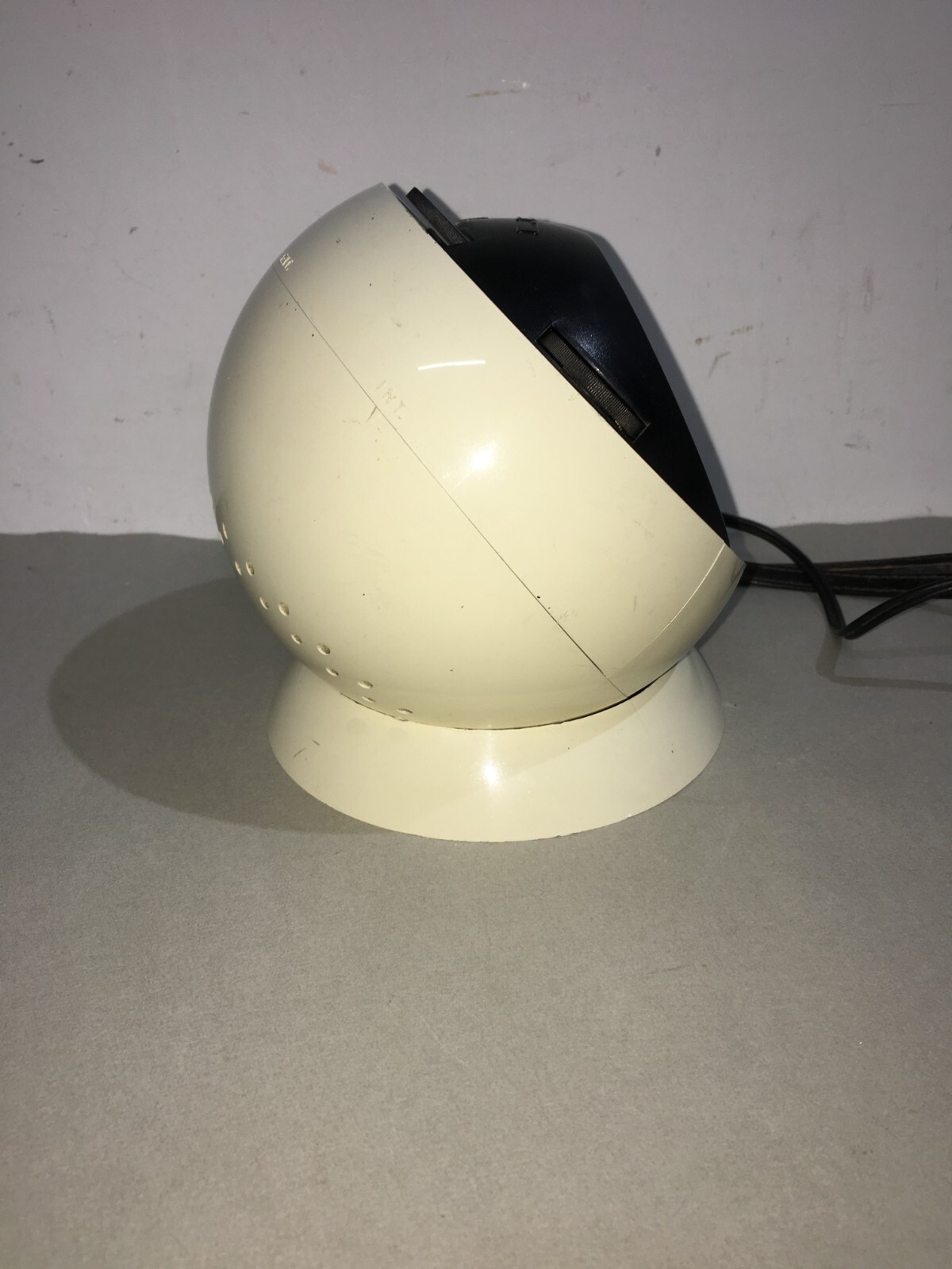 Radio Lesa Space Ball, Design Space Age Anni '70