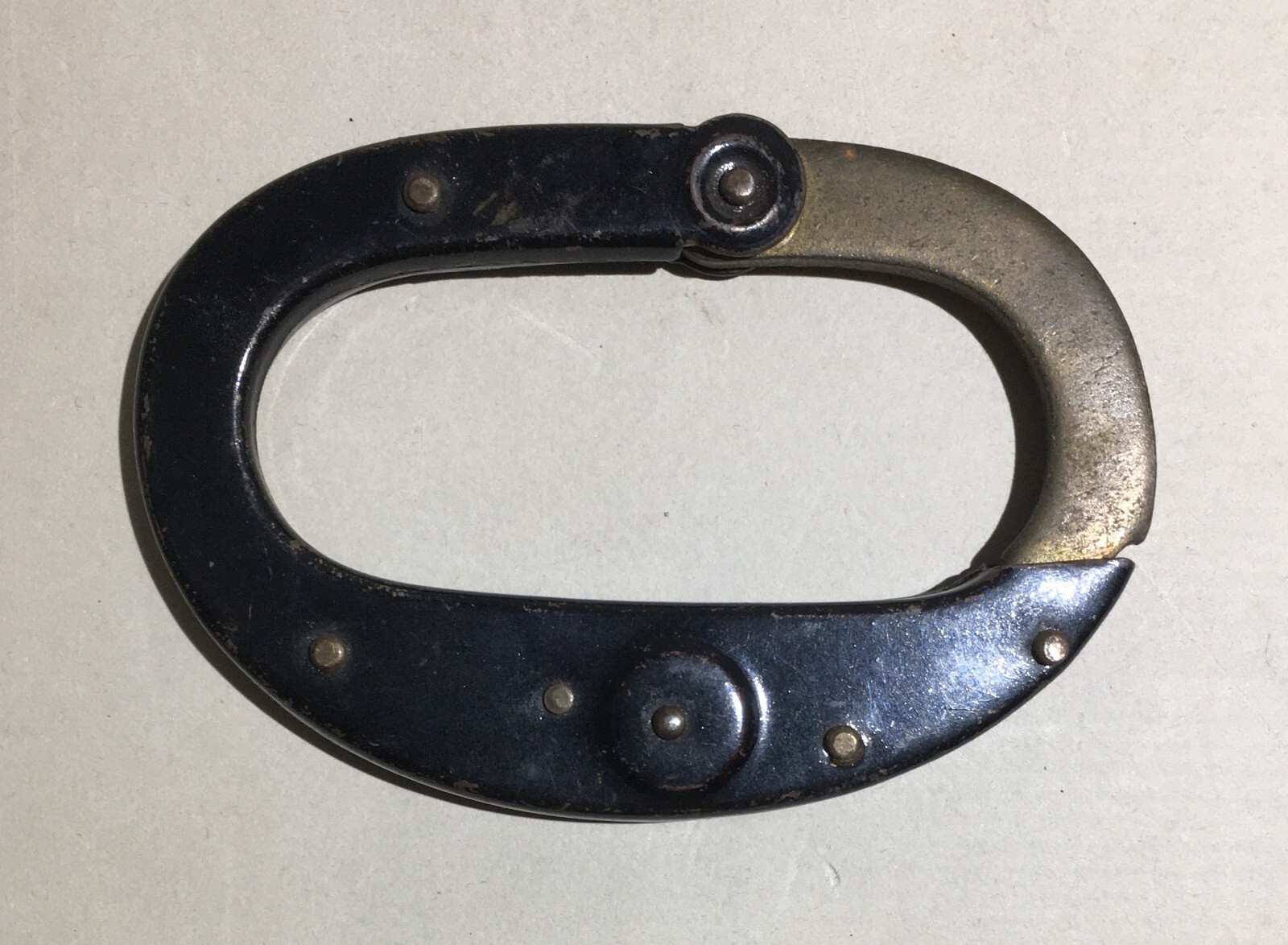 Lucchetto Ovalare In Metallo E Ottone, Metà Del XX Secolo
