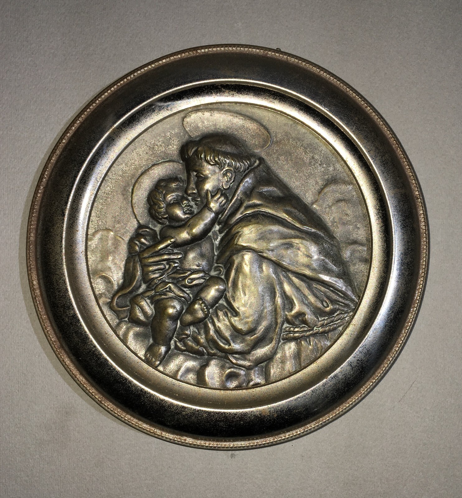 Arte Devozionale, Placchetta In Metallo Sbalzato Raffigurante Sant'Antonio Di Padova