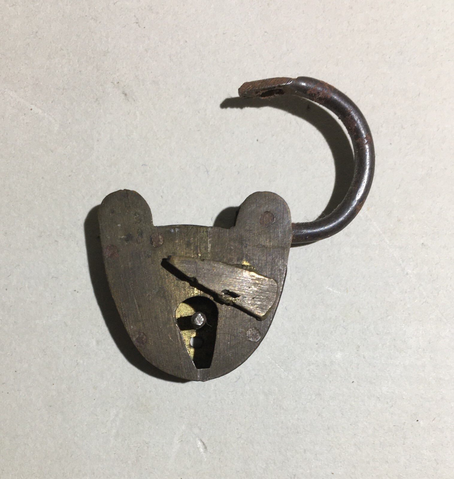 Lucchetto Da Collezione Modellato A Forma Di Cuore Di Piccole Dimensioni