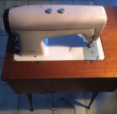 Macchina Da Cucire Salmoiraghi 133 In Mobile Di Design, Anni '50 '60